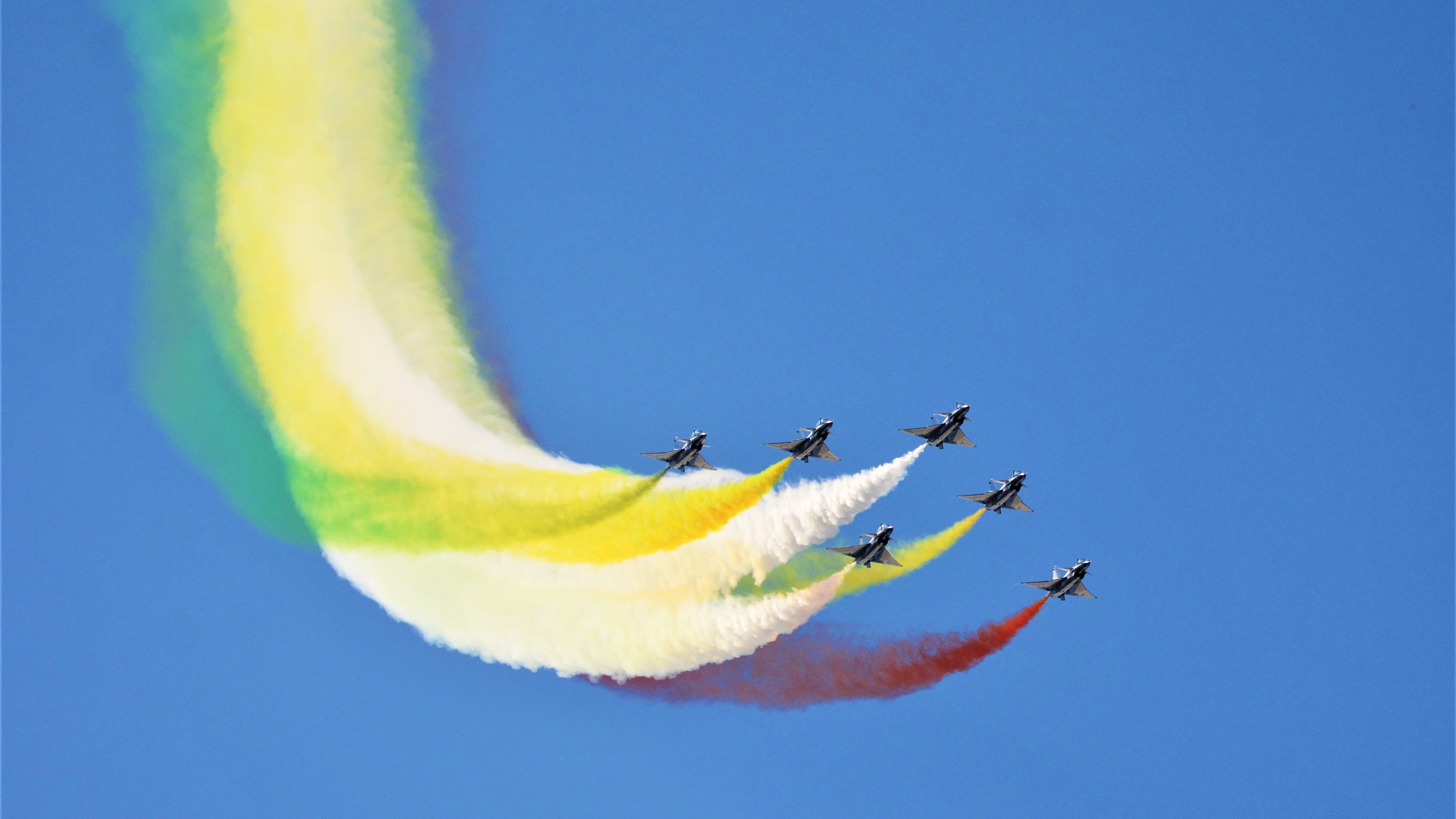 开云入口-_精彩插曲：运动员赛前趣味小游戏热身_，运动员比赛前的热身运动