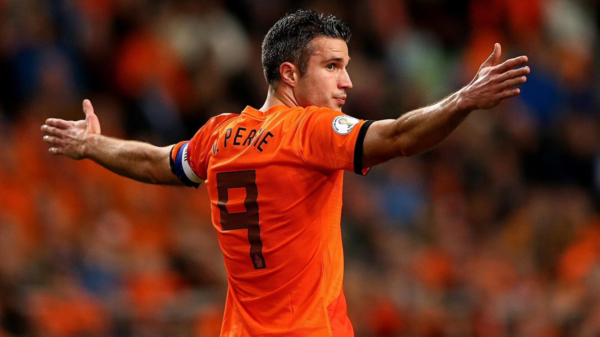 在一次经典对决中,库里连续两节投中九个三分球,带领勇士轻松取胜!