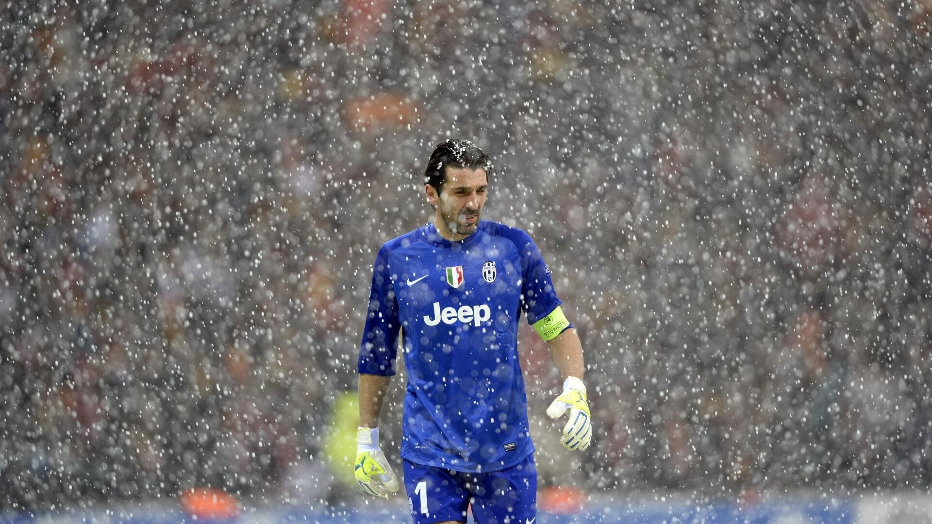 世界女足大赛绽放光芒,中外球员齐聚一堂,世界女足比赛视频回播